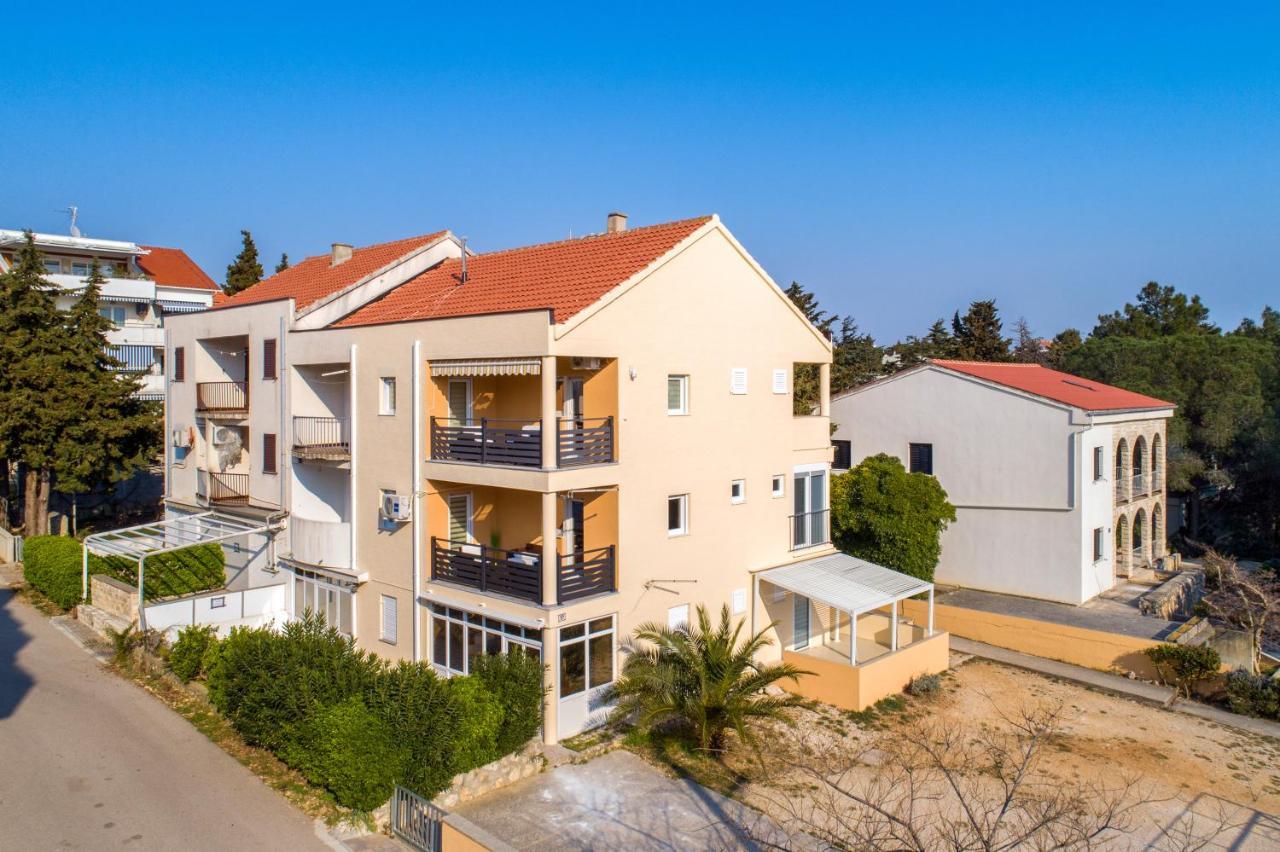 Apartman Michael / Novalja / Zrce Экстерьер фото